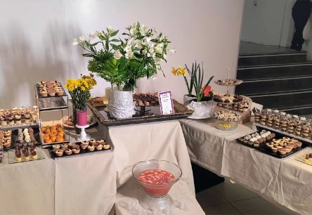 Mesa dulce armada por Vera Bocados para un evento